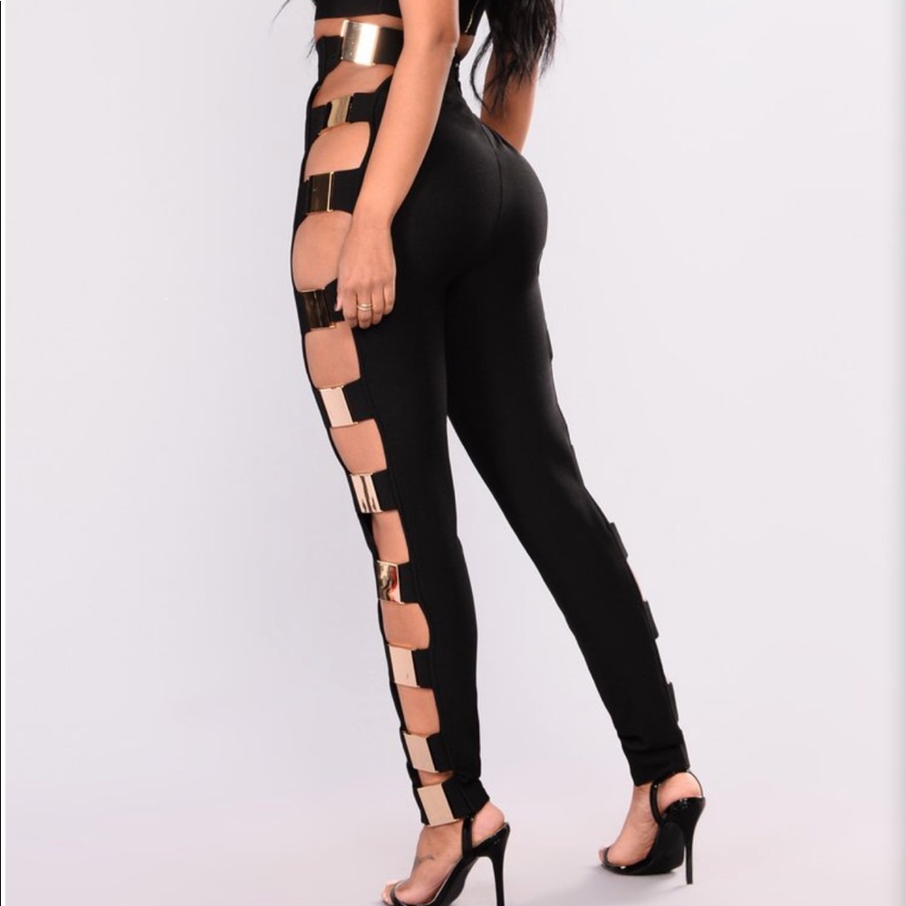 BRAND NEW!! Cut me a check bandage 2pc set!